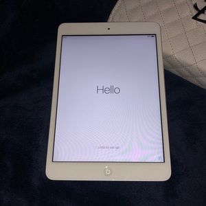 SOLD— NEW! Unlocked Apple iPad mini 1Gen WiFi
